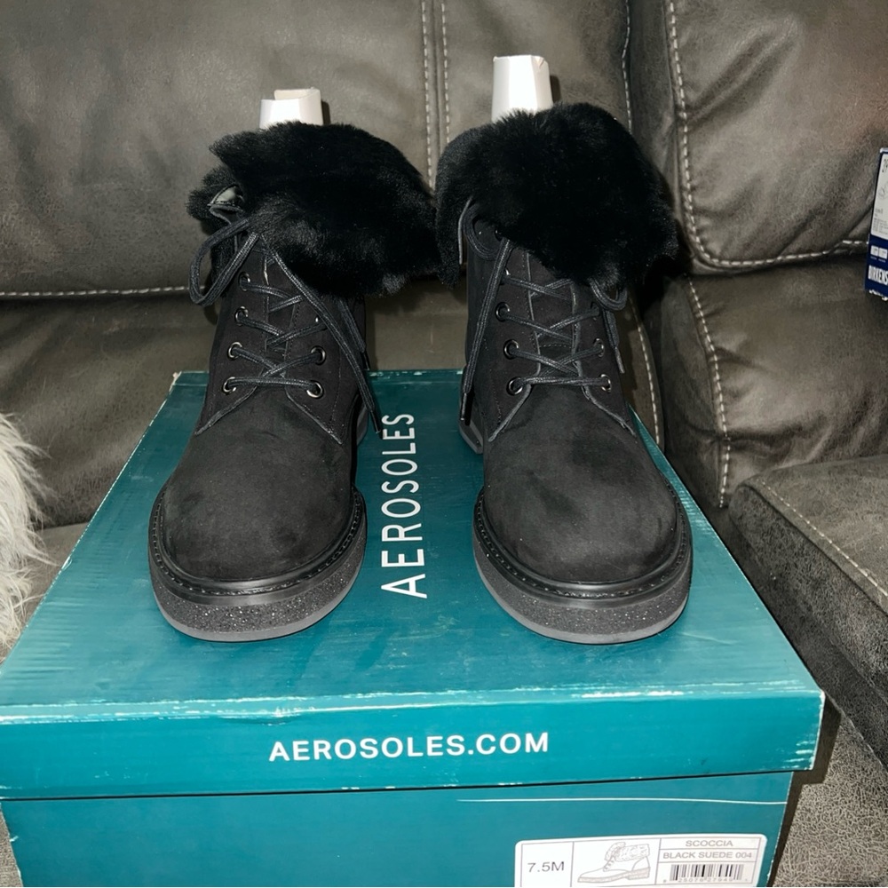 Aerosoles Soccia Women’s 7.5 genuine shearling Black Fur-Lined suede Boots